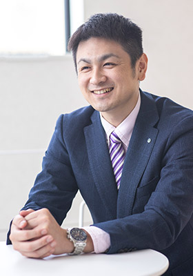 営業担当：岡川　達也